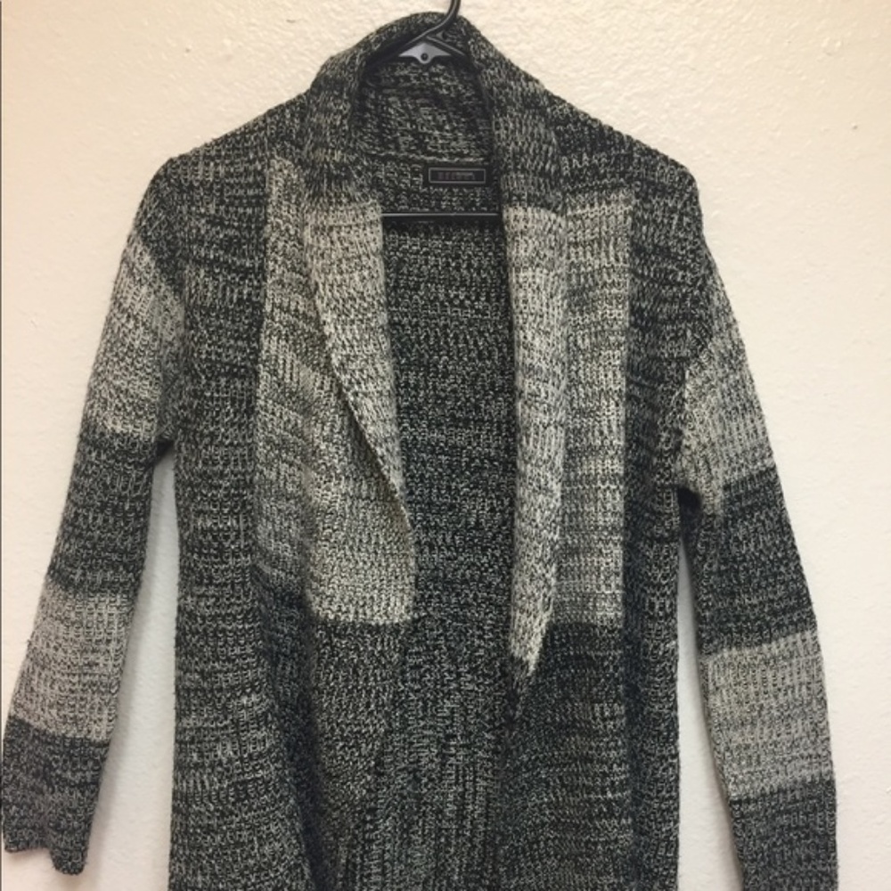 Black & White Cozy Sweater - M